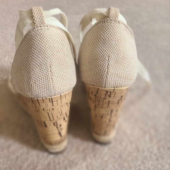 Heels - Picture 3 of 4